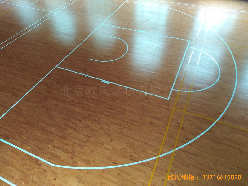 北大贵阳附属实验学校运动馆体育地板铺装案例3