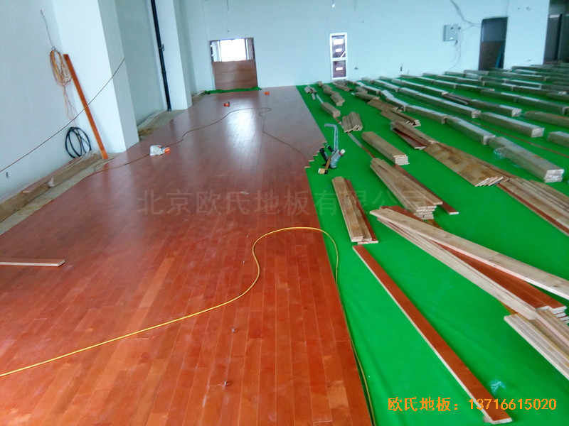 南京浦口区复兴小学运动馆运动木地板施工案例3