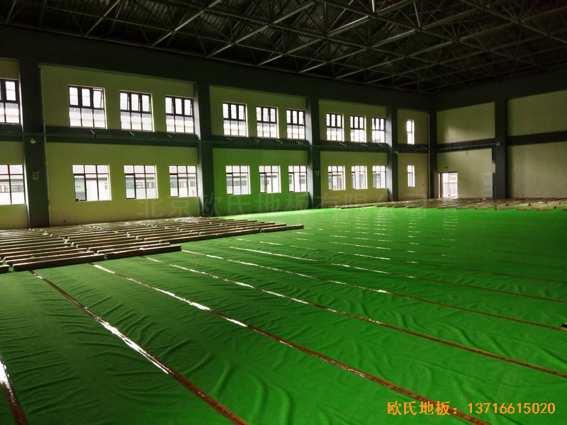 四川成都怡馨家园中学运动馆体育木地板施工案例2