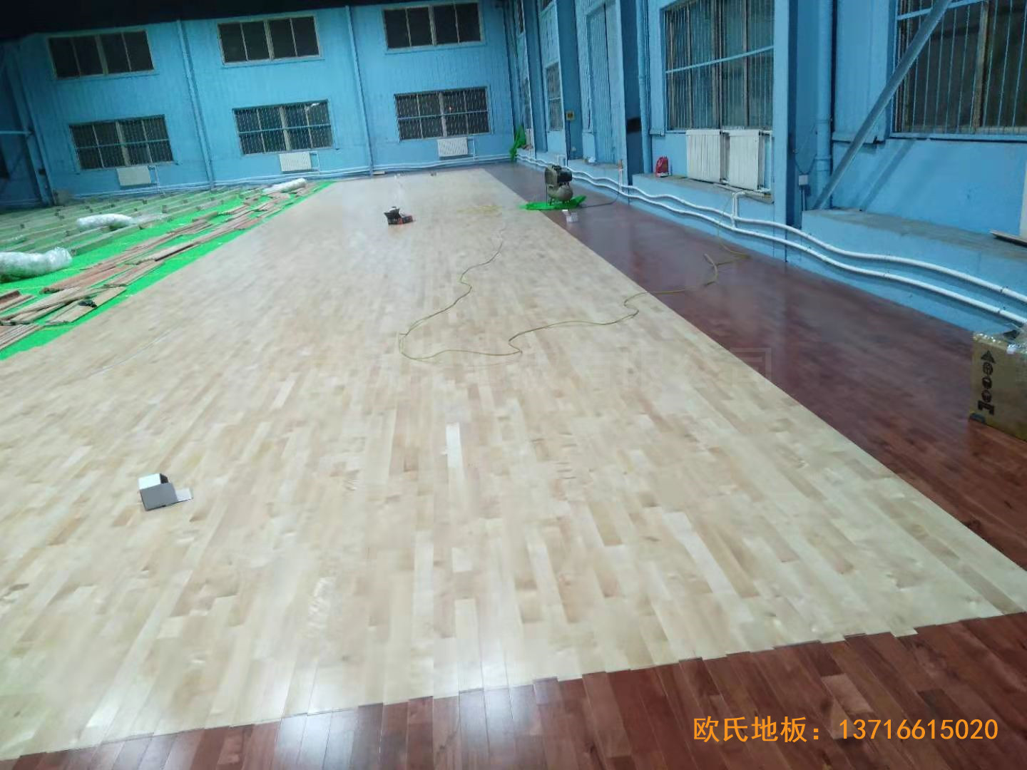 大庆让胡路区政府篮球馆运动木地板铺装案例3