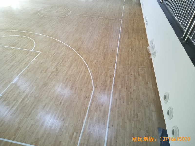 天津一号路四十八中篮球馆运动木地板安装案例4