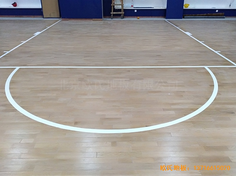 天津鲁能城购物中心篮球馆体育木地板安装案例3