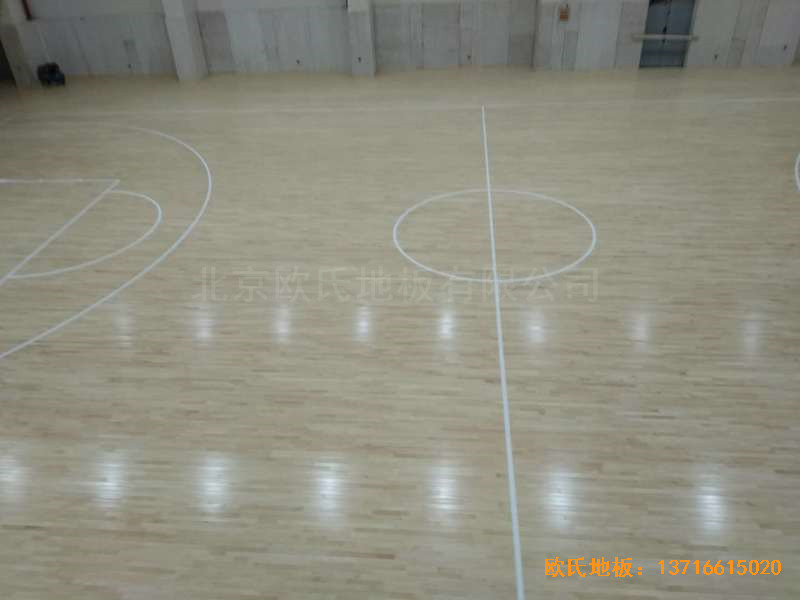 上海滨江文教区三楼篮球馆运动木地板施工案例3