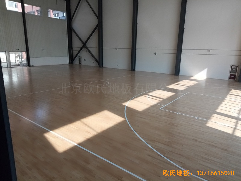 安徽太阳城小学体育馆体育地板铺设案例3