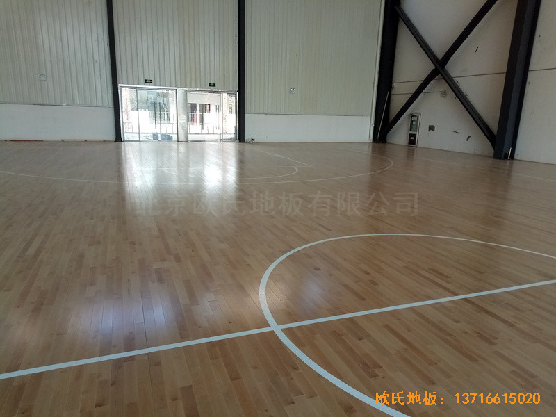 安徽太阳城小学体育馆体育地板铺设案例4