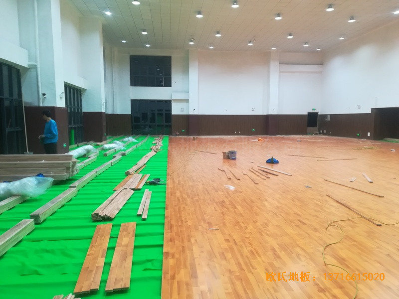 安徽怀宁篮球馆运动木地板铺设案例2