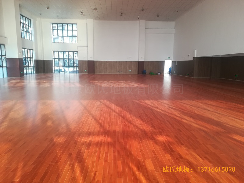 安徽怀宁篮球馆运动木地板铺设案例3