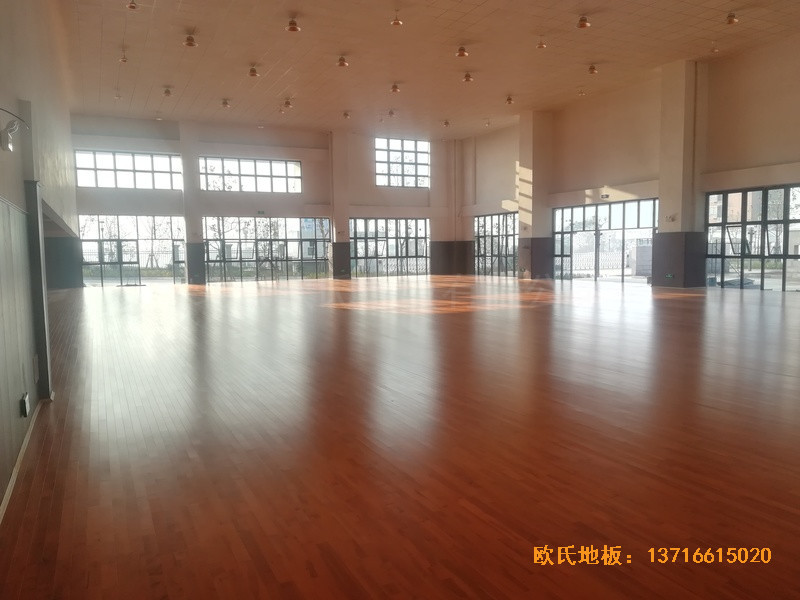 安徽怀宁篮球馆运动木地板铺设案例4