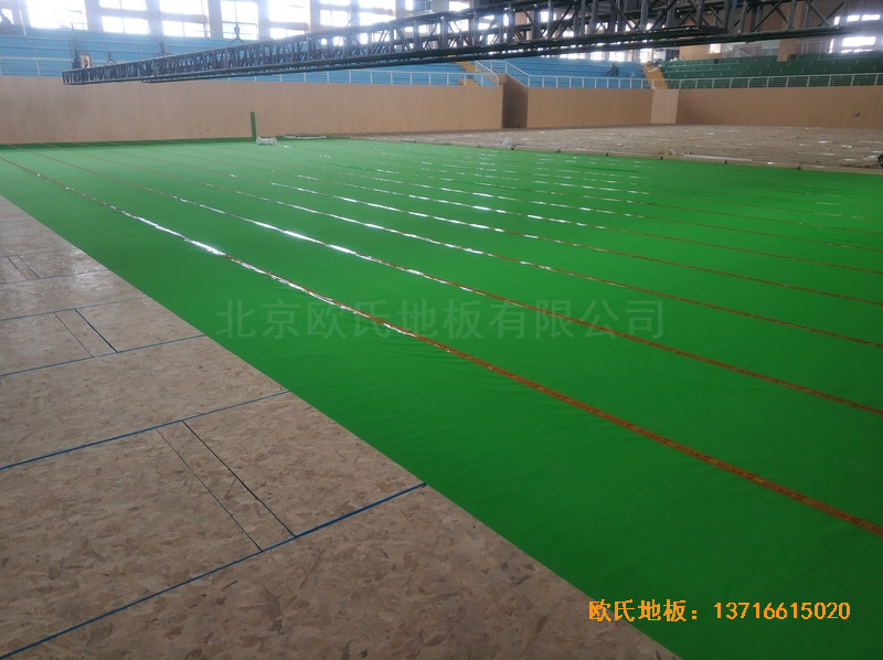 宝鸡职业技术学院体育馆体育木地板安装案例2