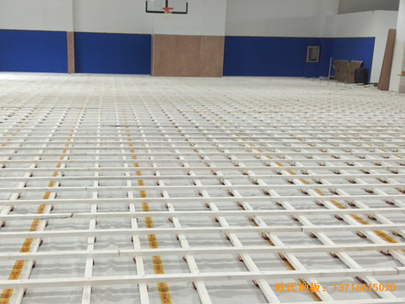 上海虹梅南路2599鑫空蓝球馆体育木地板铺设案例1