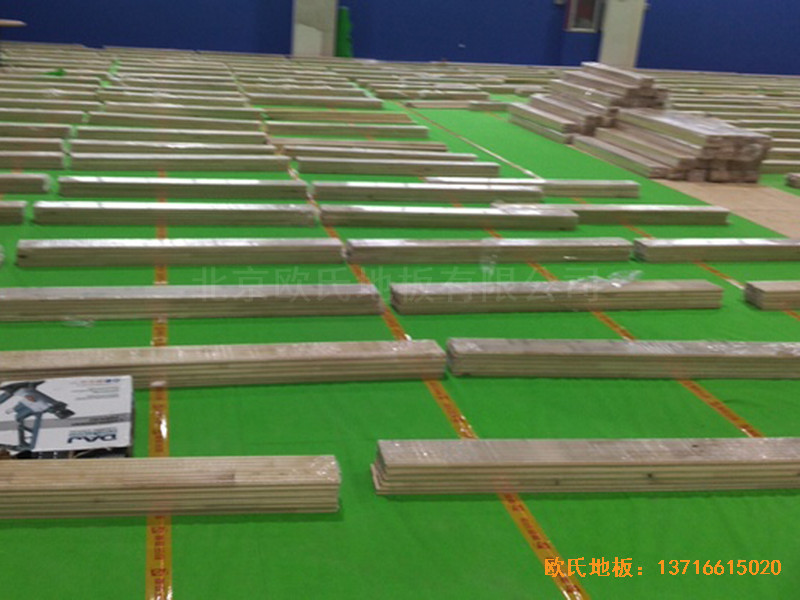 上海虹梅南路2599鑫空蓝球馆体育木地板铺设案例2