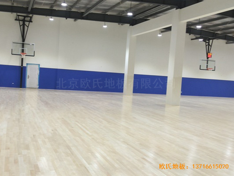 上海虹梅南路2599鑫空蓝球馆体育木地板铺设案例5