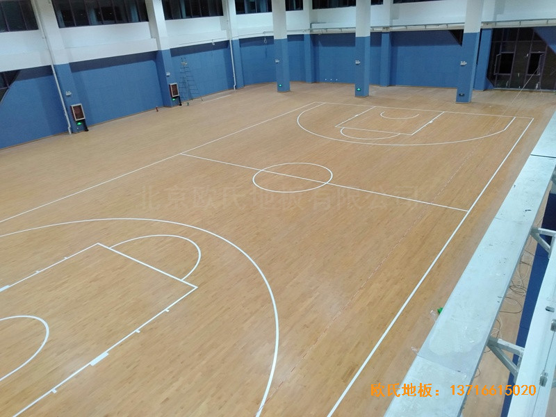 山东实验二小青岛分校篮球馆运动地板铺装案例0
