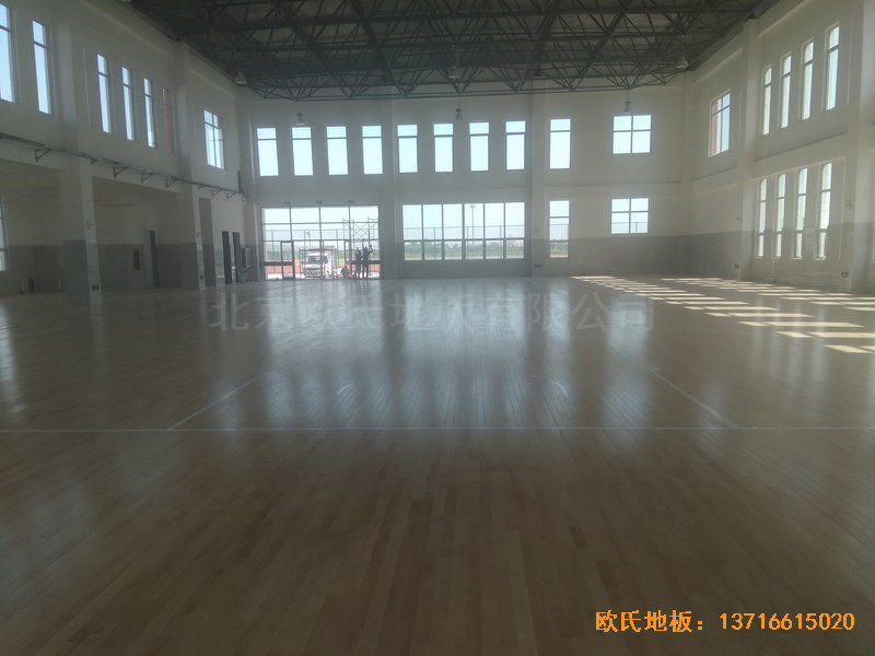 山东沾化第三实验小学体育馆运动木地板安装案例0