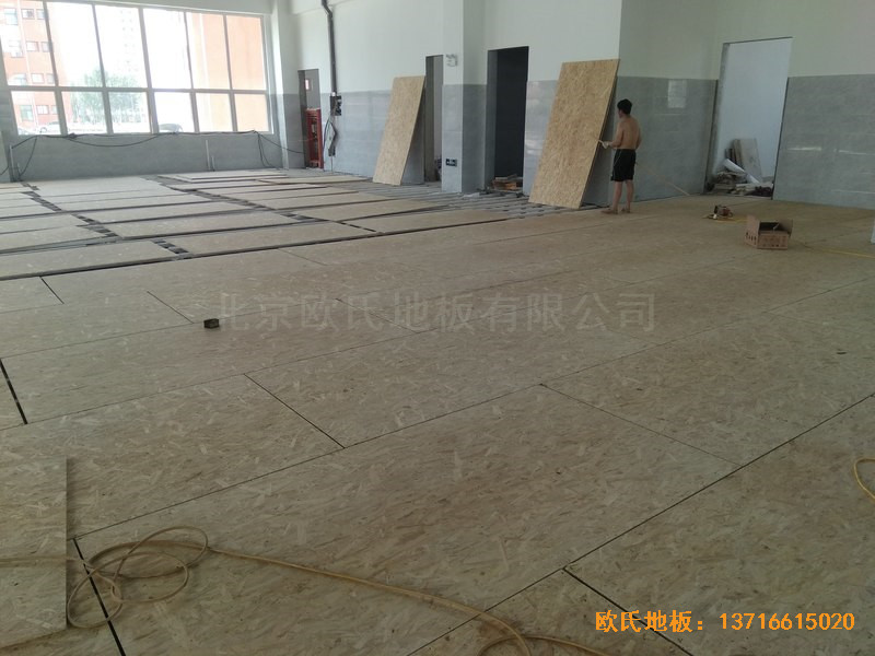 山东沾化第三实验小学体育馆运动木地板安装案例2