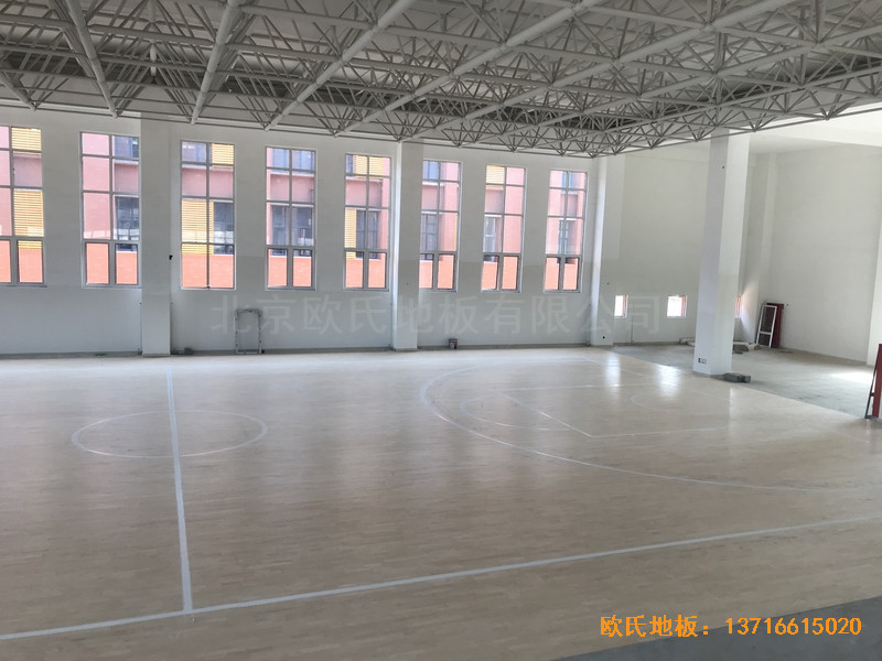 山东济南历城区雪山小学篮球馆体育地板安装案例0