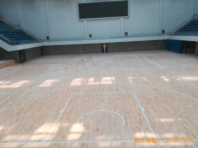 山东济南长清山东管理学院篮球馆运动木地板施工案例2