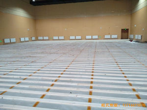 山东青岛市李沧区佛耳崖小学体育木地板安装案例