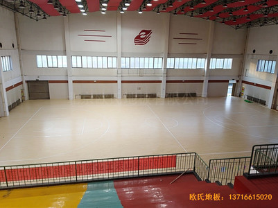 山东淄博工业职业学院篮球馆体育地板铺设案例