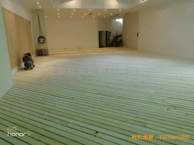 上海闵行西郊庄园2区156号篮球馆体育地板施工案例