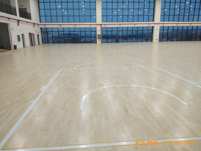 广西高新开发区五菱小区体育馆运动木地板铺设案例