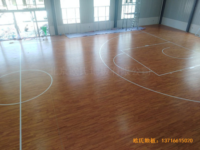 江西鹰潭中级人民法院篮球馆运动木地板铺设案例