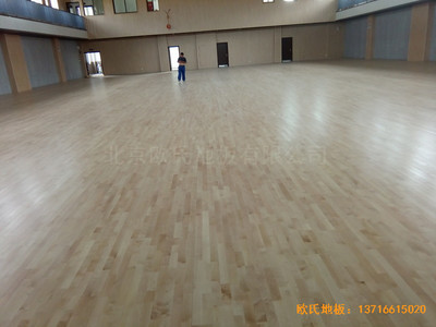 上海宝山区美兰湖中学运动馆体育木地板铺装案例