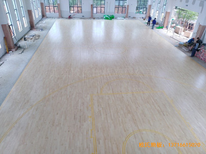 湖北黄冈蕲春收费站篮球馆运动木地板铺设案例