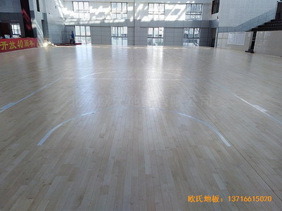 湖南衡阳生物环境技术学院篮球馆体育木地板铺设案例