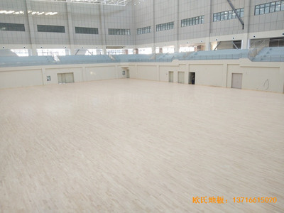 云南红河州财经大学体育馆体育木地板铺设案例