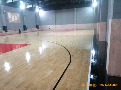 上海松江区kc篮球公园体育地板施工案例