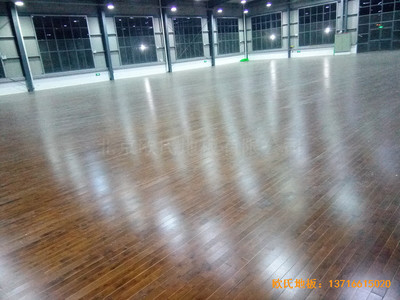上海松江大学城外国语大学运动馆运动地板安装案例