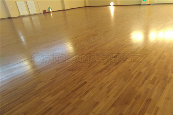 北京海淀分局静物训练用体育馆运动木地板铺设工程