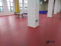 松木篮球运动地板安装公司