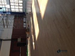 学校篮球场地板哪个好