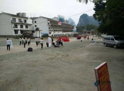 那里有体育场地地板行业品牌