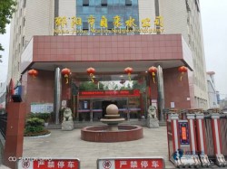 双层龙骨体育场馆木地板如何保养