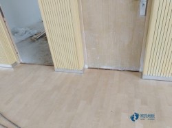 悬浮体育场地板施工工艺