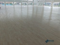 悬浮式运动场馆木地板施工工艺