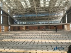 松木体育场馆地板厂家报价