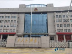 双龙骨篮球体育地板安装公司