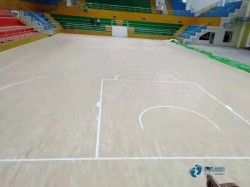 悬浮式篮球体育木地板施工队