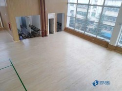 柞木运动馆木地板保养方法