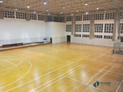 寻求运动地板安装公司