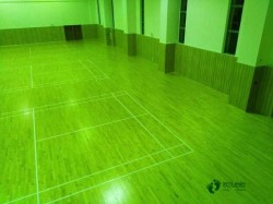 不错体育场地板厂家报价