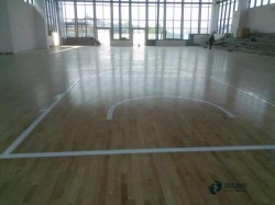悬浮篮球体育木地板施工团队